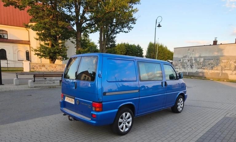 Продам Volkswagen T4 (Transporter) пасс. 2003 года в Киеве