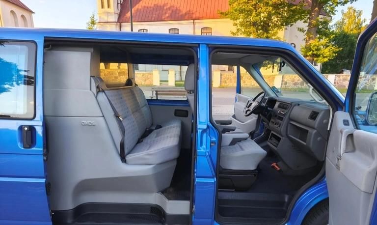Продам Volkswagen T4 (Transporter) пасс. 2003 года в Киеве