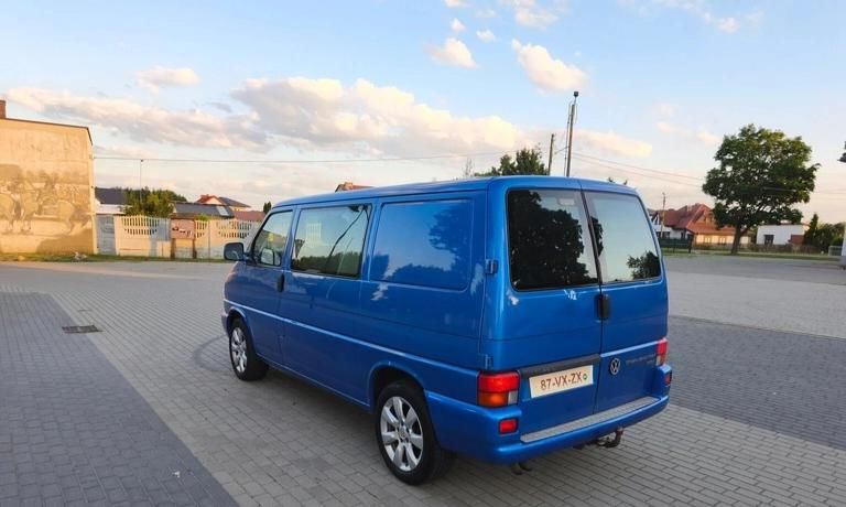 Продам Volkswagen T4 (Transporter) пасс. 2003 года в Киеве