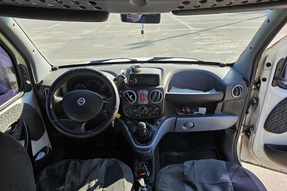 Продам Fiat Doblo пасс. 2004 года в Запорожье