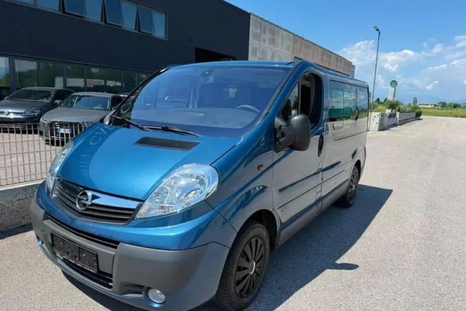 Продам Opel Vivaro пасс. 2006 года в Запорожье