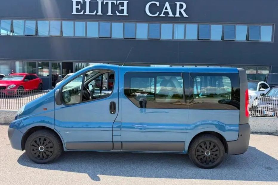 Продам Opel Vivaro пасс. 2006 года в Запорожье