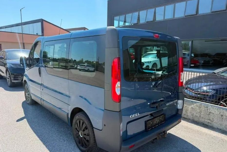 Продам Opel Vivaro пасс. 2006 года в Запорожье