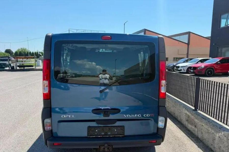Продам Opel Vivaro пасс. 2006 года в Запорожье
