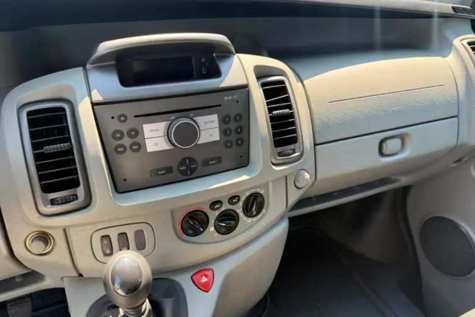 Продам Opel Vivaro пасс. 2006 года в Запорожье