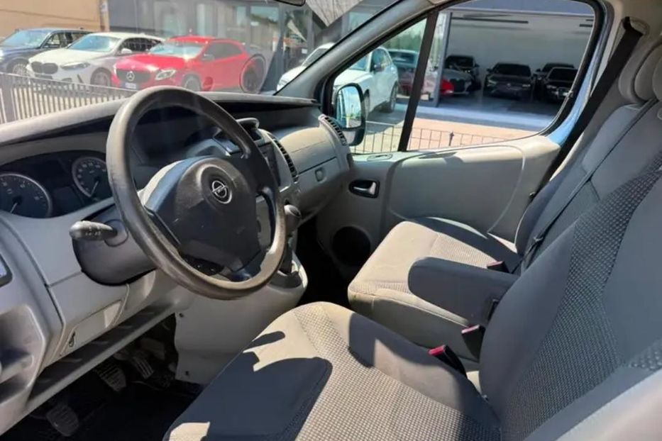 Продам Opel Vivaro пасс. 2006 года в Запорожье