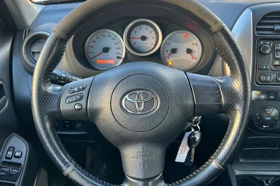 Продам Toyota Rav 4 2004 года в Запорожье