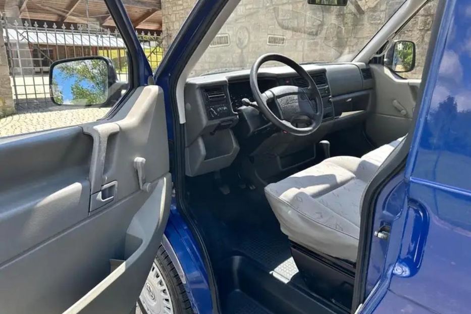Продам Volkswagen T4 (Transporter) пасс. 2002 года в Запорожье