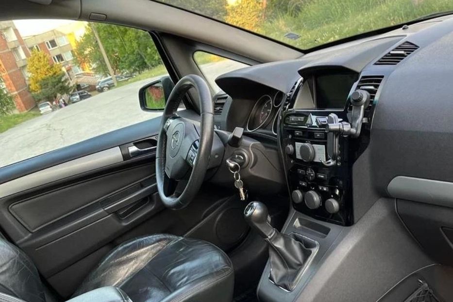 Продам Opel Zafira 2008 года в г. Павлоград, Днепропетровская область