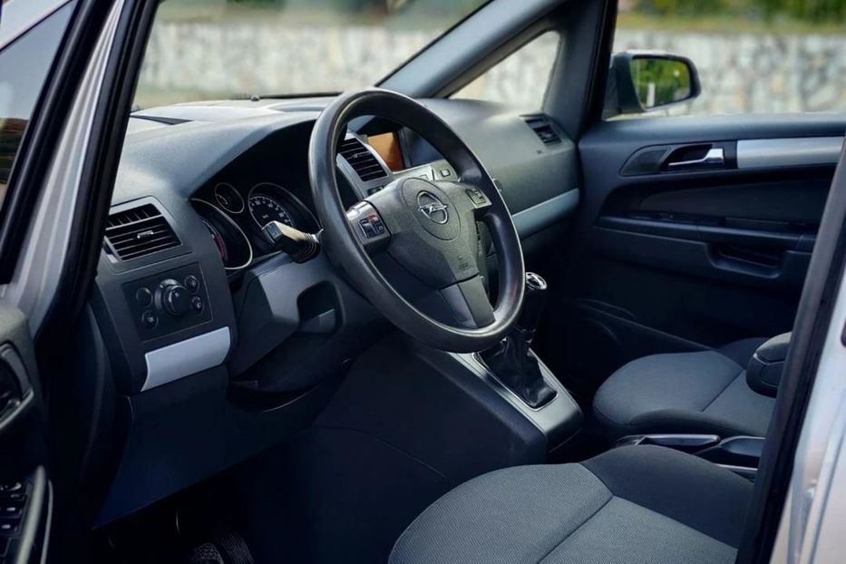 Продам Opel Zafira 2009 года в г. Павлоград, Днепропетровская область