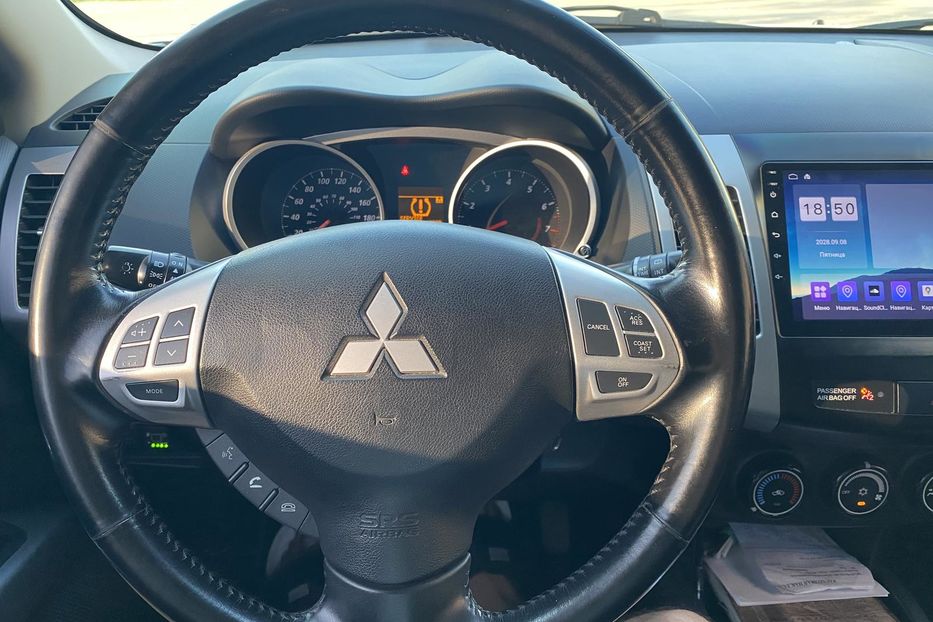 Продам Mitsubishi Outlander XL 2010 года в Харькове