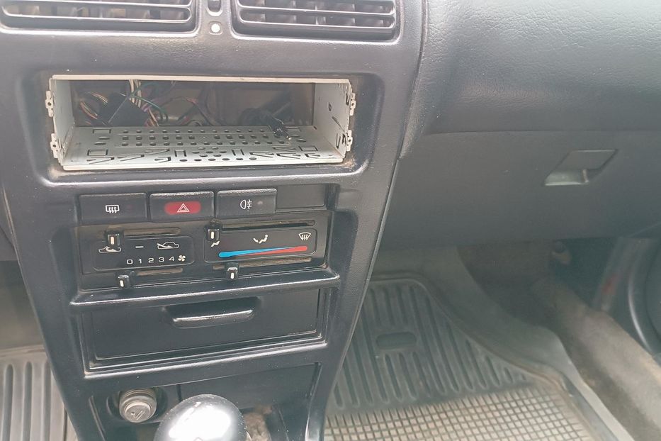 Продам Nissan Sunny 1993 года в г. Острог, Ровенская область