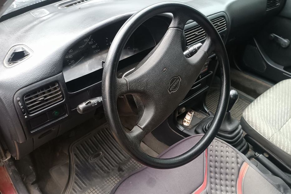 Продам Nissan Sunny 1993 года в г. Острог, Ровенская область