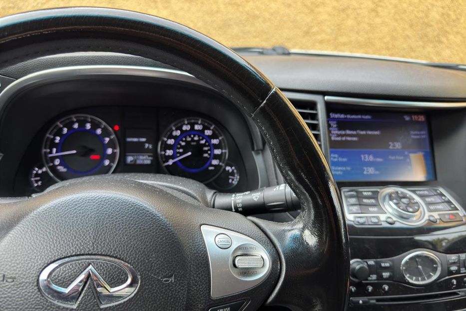 Продам Infiniti QX70 2015 года в Запорожье