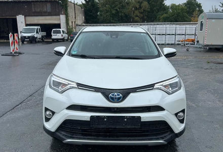 Продам Toyota Rav 4 2016 года в Киеве
