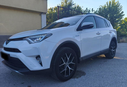 Продам Toyota Rav 4 2017 года в Одессе