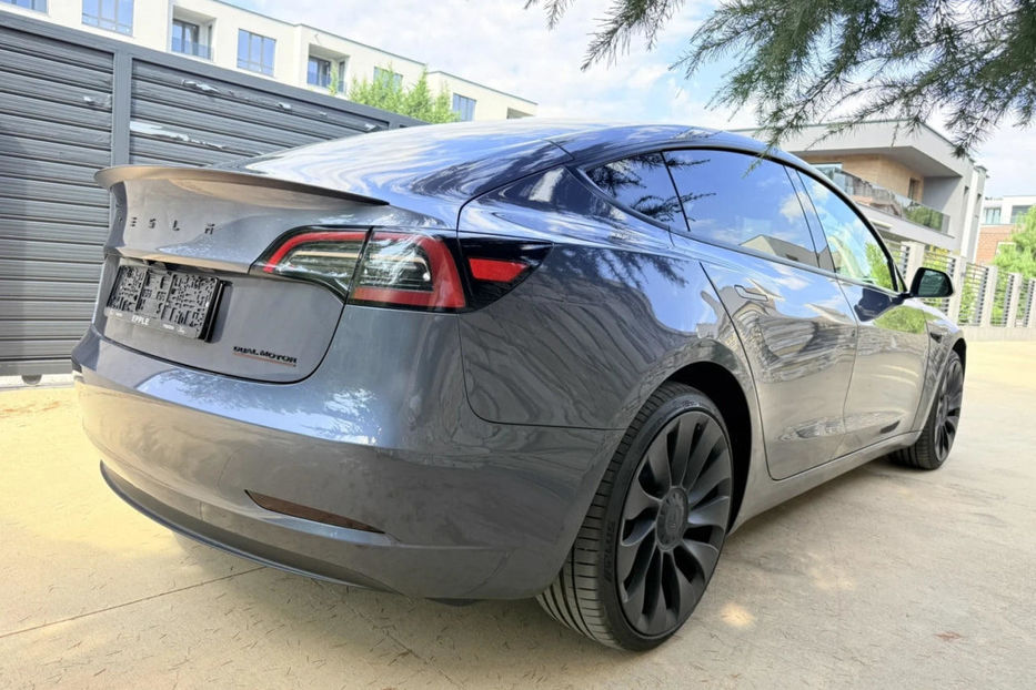 Продам Tesla Model 3 2023 года в Киеве