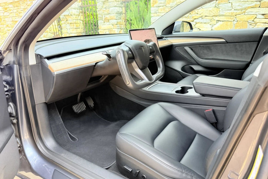 Продам Tesla Model 3 2023 года в Киеве