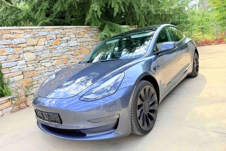 Продам Tesla Model 3 2023 года в Киеве