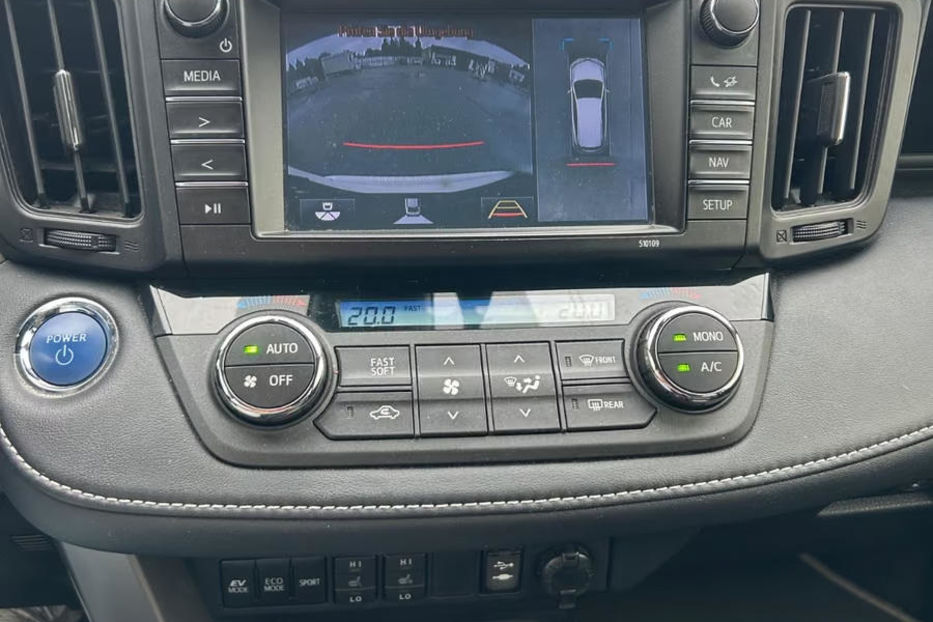 Продам Toyota Rav 4 2016 года в Киеве