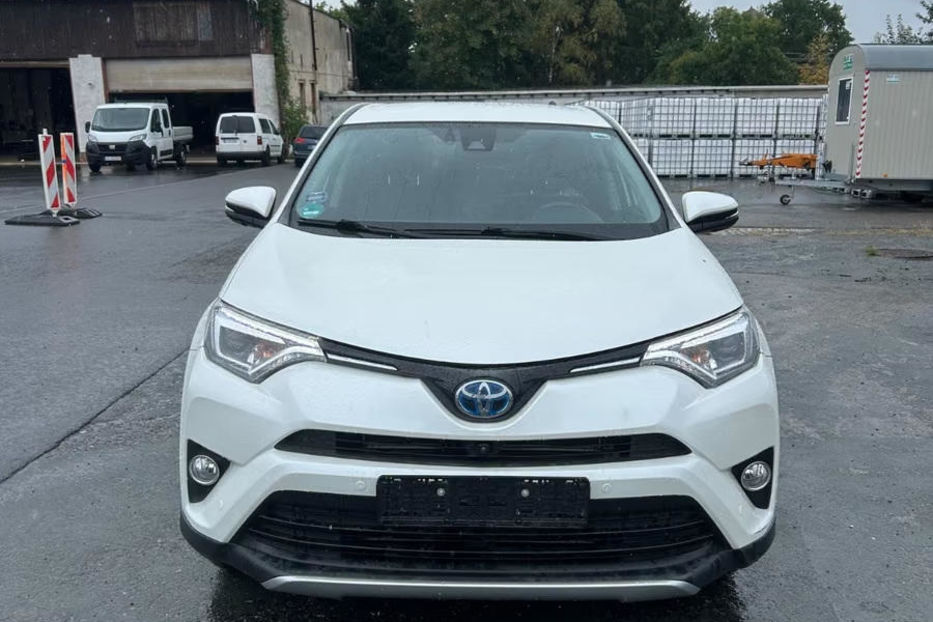 Продам Toyota Rav 4 2016 года в Киеве