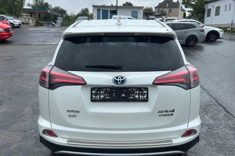 Продам Toyota Rav 4 2016 года в Киеве