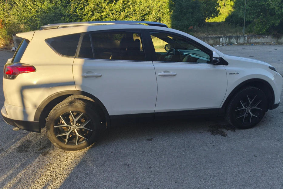 Продам Toyota Rav 4 2017 года в Одессе