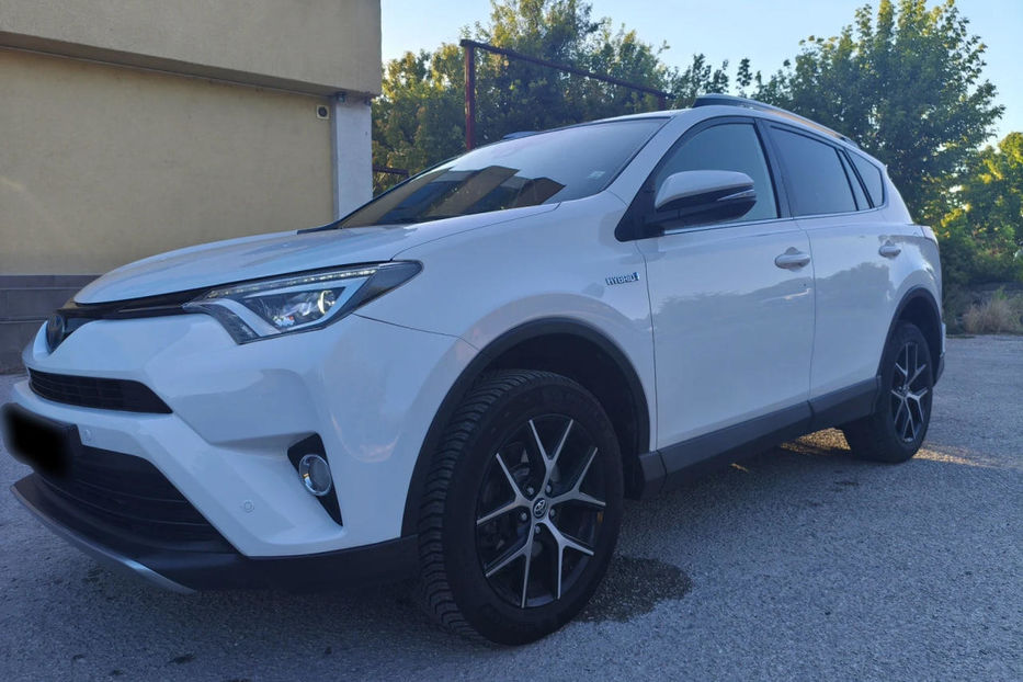 Продам Toyota Rav 4 2017 года в Одессе