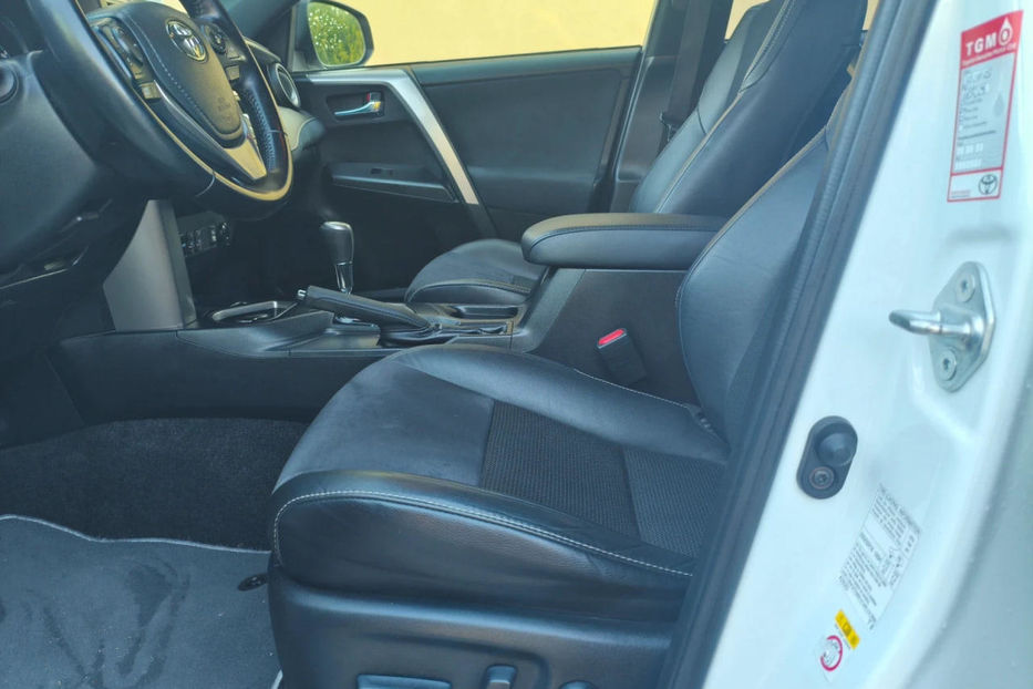 Продам Toyota Rav 4 2017 года в Одессе