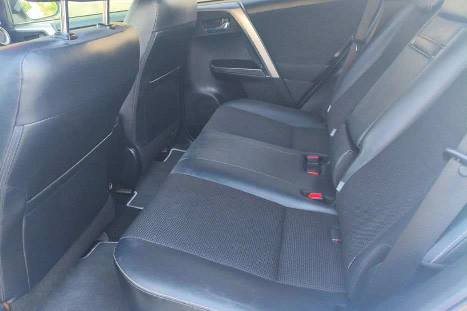 Продам Toyota Rav 4 2017 года в Одессе