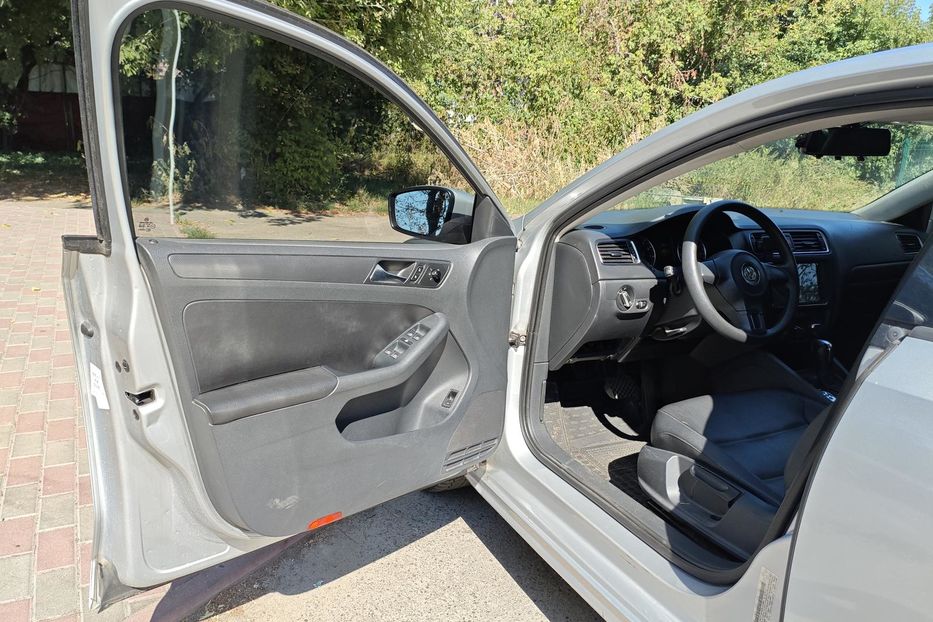 Продам Volkswagen Jetta 2011 года в Киеве