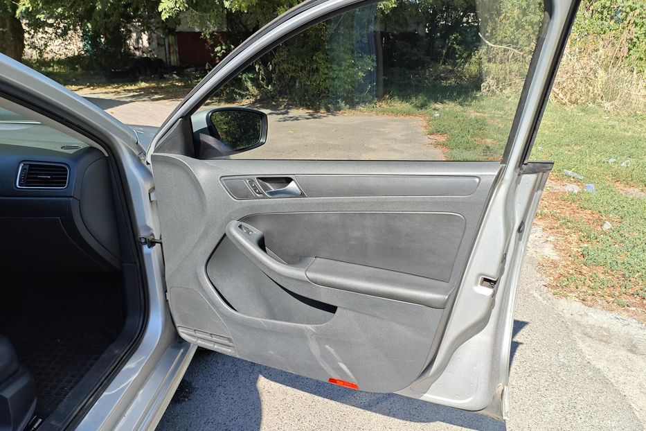 Продам Volkswagen Jetta 2011 года в Киеве