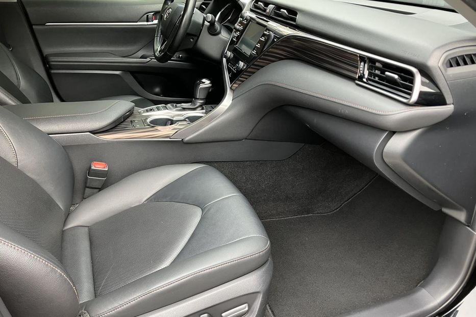 Продам Toyota Camry Prestige  2020 года в Киеве