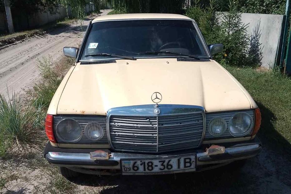 Продам Mercedes-Benz E-Class 1983 года в Харькове