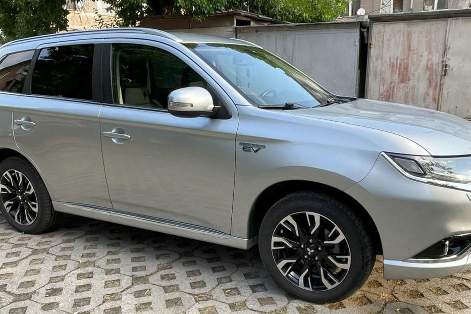 Продам Mitsubishi Outlander 2018 года в Одессе