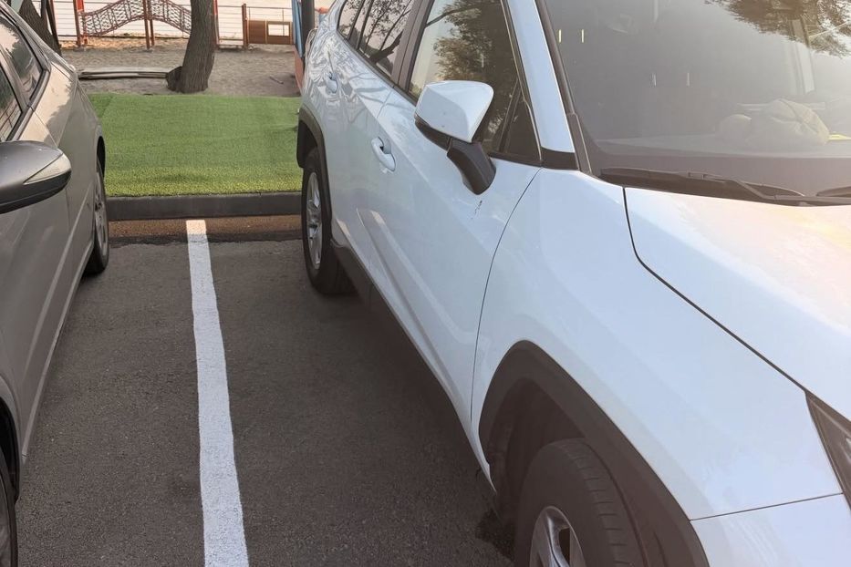Продам Toyota Rav 4 2021 года в Киеве