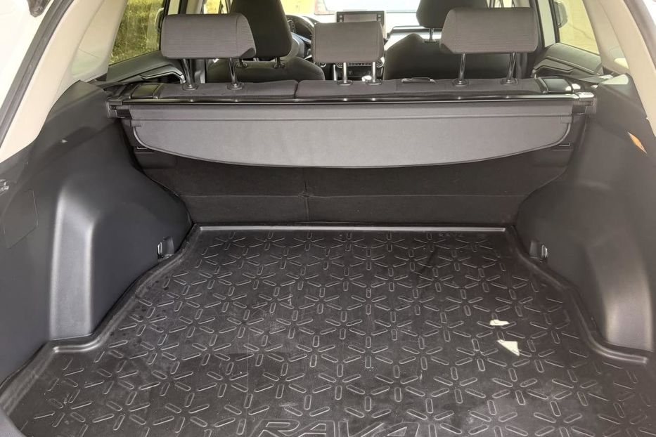 Продам Toyota Rav 4 2021 года в Киеве