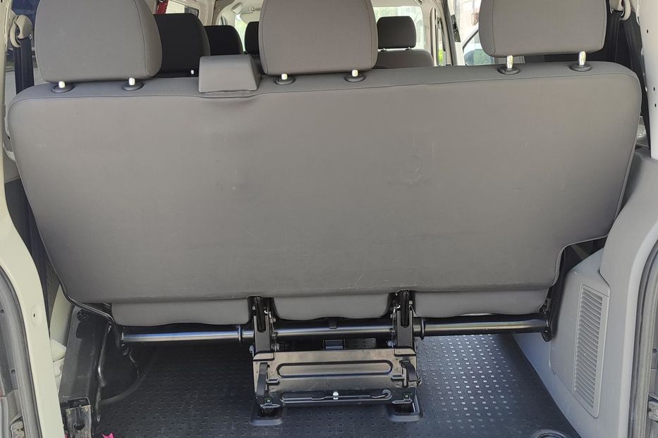 Продам Volkswagen T5 (Transporter) пасс. Легковой 2012 года в Днепре