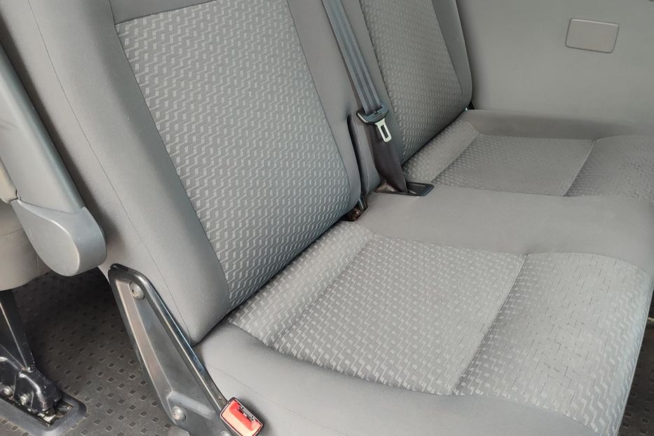 Продам Volkswagen T5 (Transporter) пасс. Легковой 2012 года в Днепре