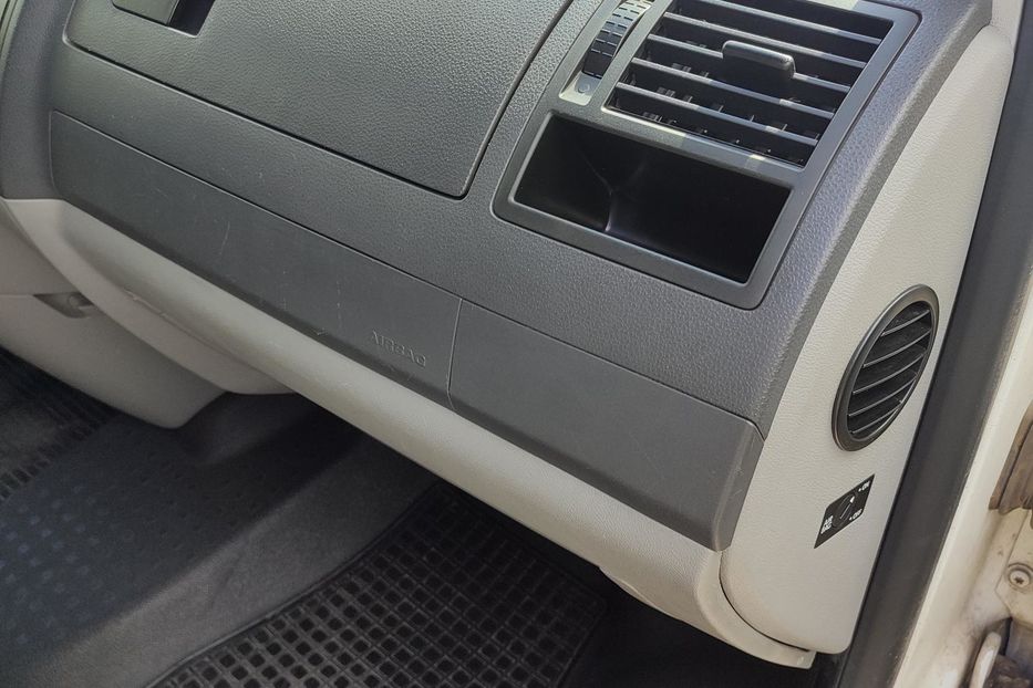 Продам Volkswagen T5 (Transporter) пасс. Легковой 2012 года в Днепре