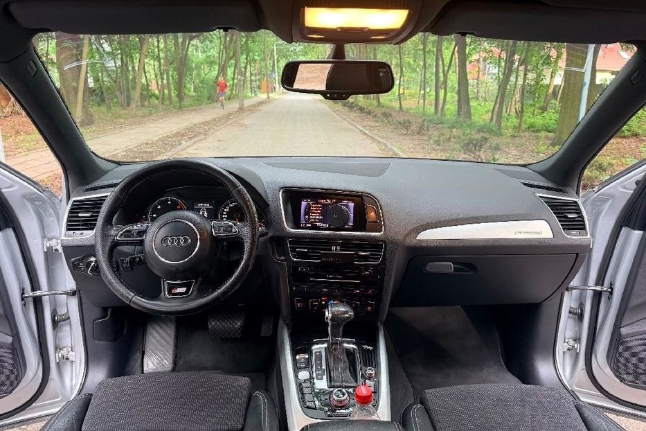 Продам Audi Q5 2010 года в г. Изюм, Харьковская область