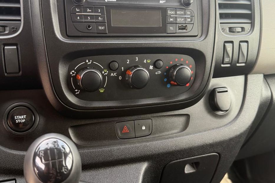 Продам Renault Trafic пасс. Оригінал пас. 9 місць 2015 года в Киеве