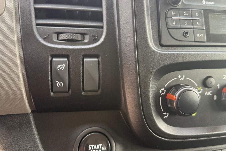 Продам Renault Trafic пасс. Оригінал пас. 9 місць 2015 года в Киеве