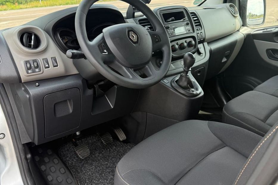 Продам Renault Trafic пасс. Оригінал пас. 9 місць 2015 года в Киеве