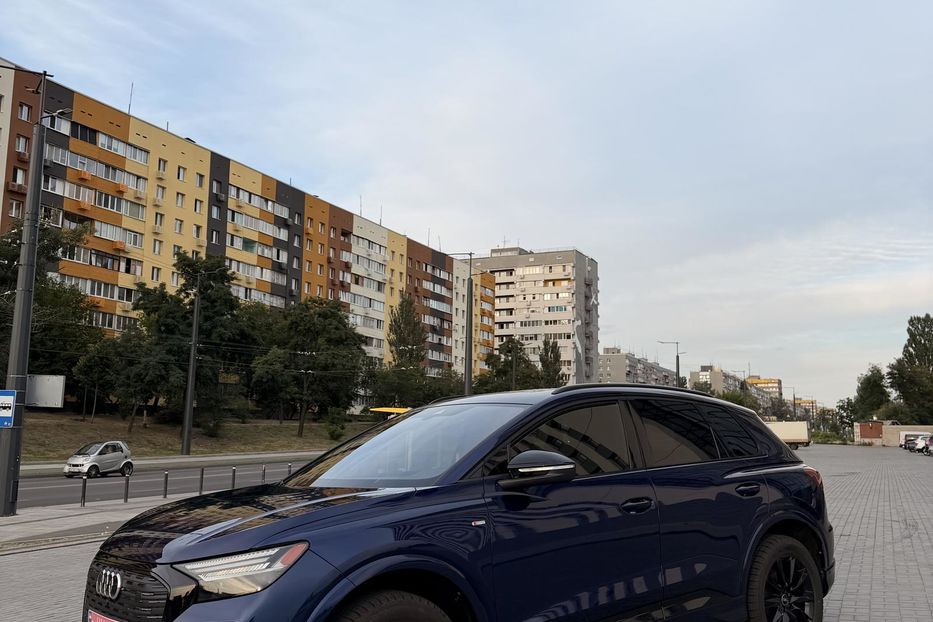 Продам Audi E-Tron Q4 50 e-tron quattro 2023 года в Днепре