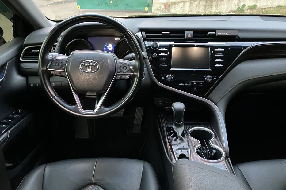 Продам Toyota Camry Prestige  2020 года в Киеве