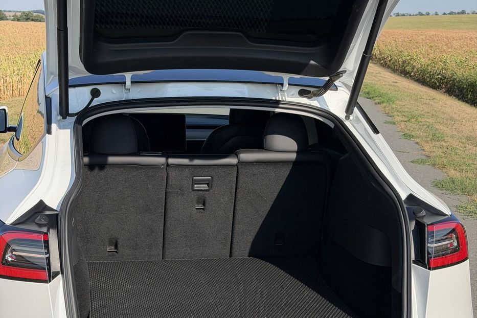 Продам Tesla Model Y Long Range 2020 года в г. Ватутино, Черкасская область