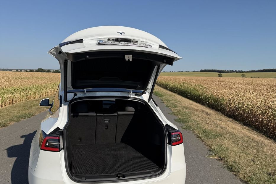 Продам Tesla Model Y Long Range 2020 года в г. Ватутино, Черкасская область