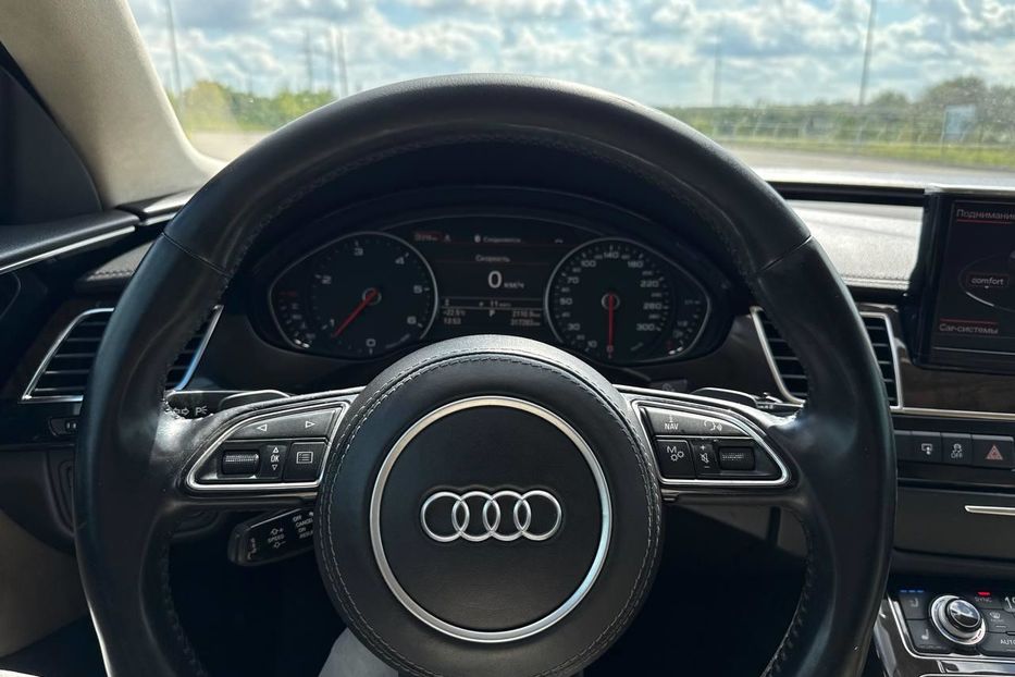 Продам Audi A8 D4/4H 2012 года в Ровно