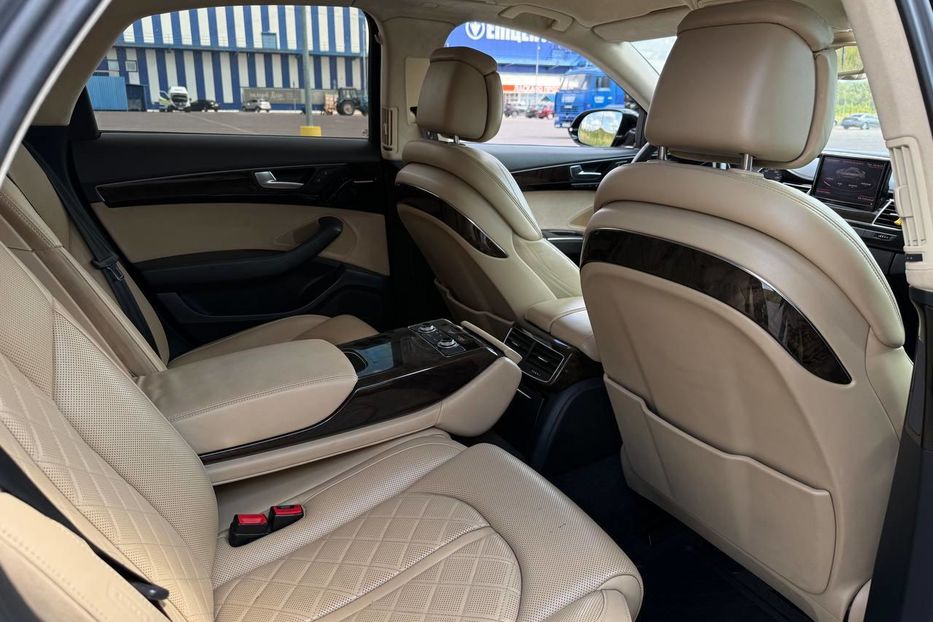 Продам Audi A8 D4/4H 2012 года в Ровно